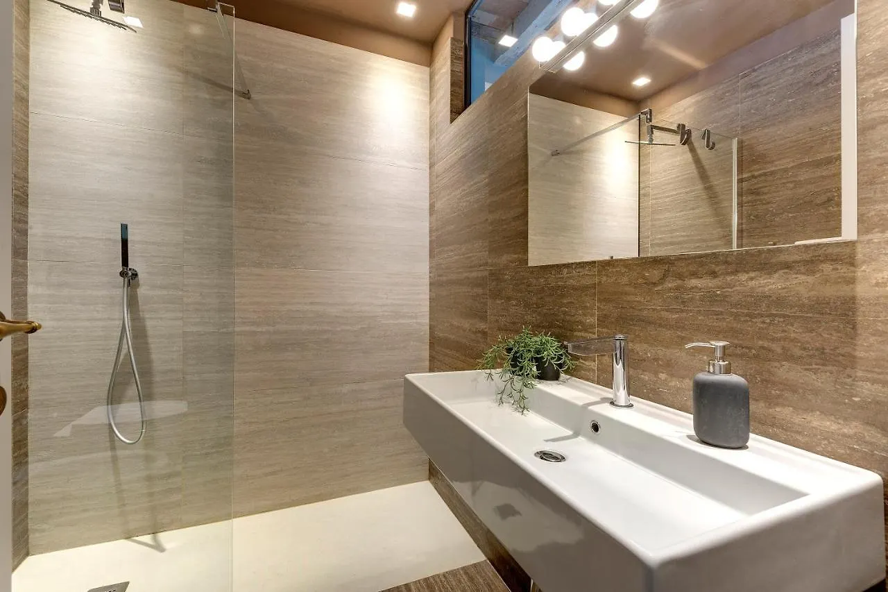 Frida Luxury Apartment By Mamo Florencia