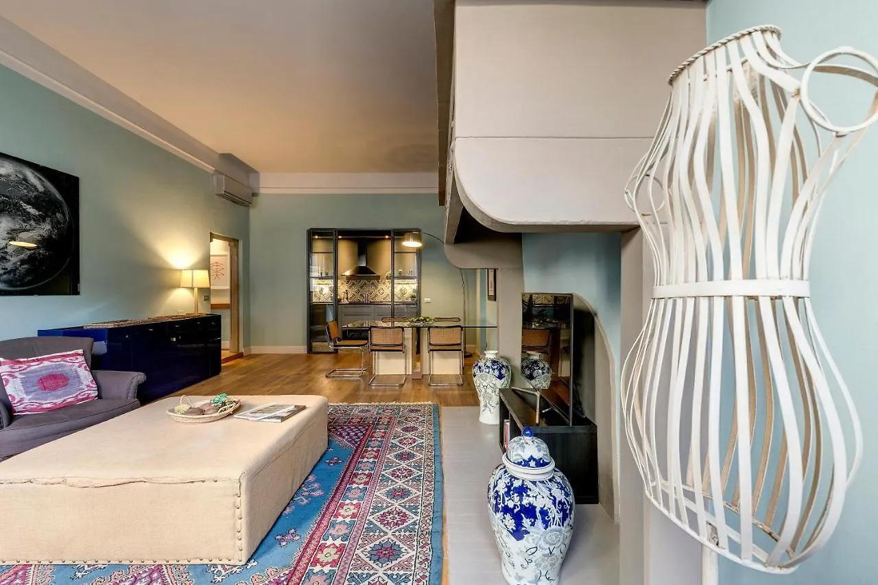 Frida Luxury Apartment By Mamo Florencia